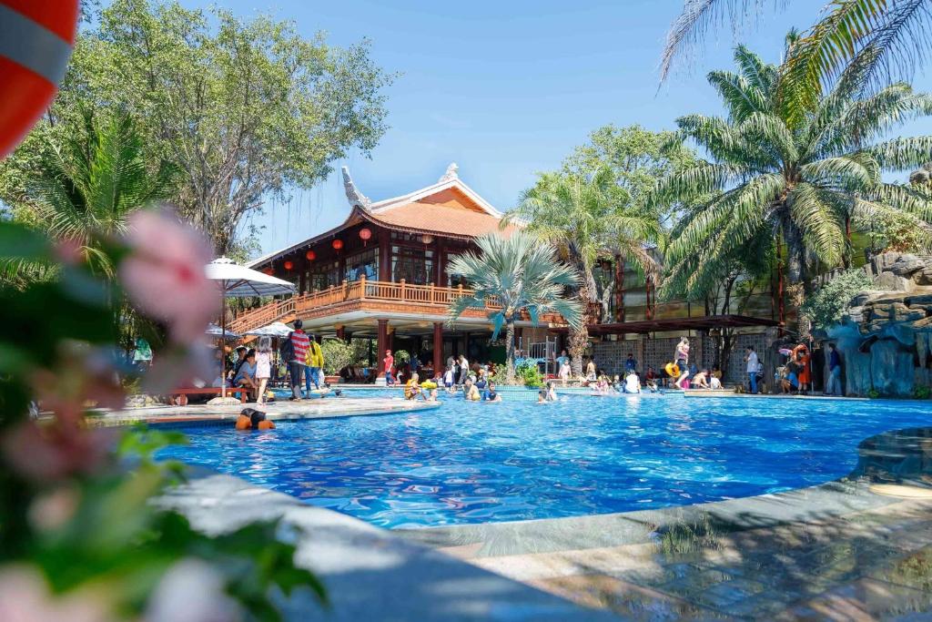 Top 5 khách sạn 4 sao sang trọng tại Bình Dương bạn không nên bỏ lỡ - ảnh 2