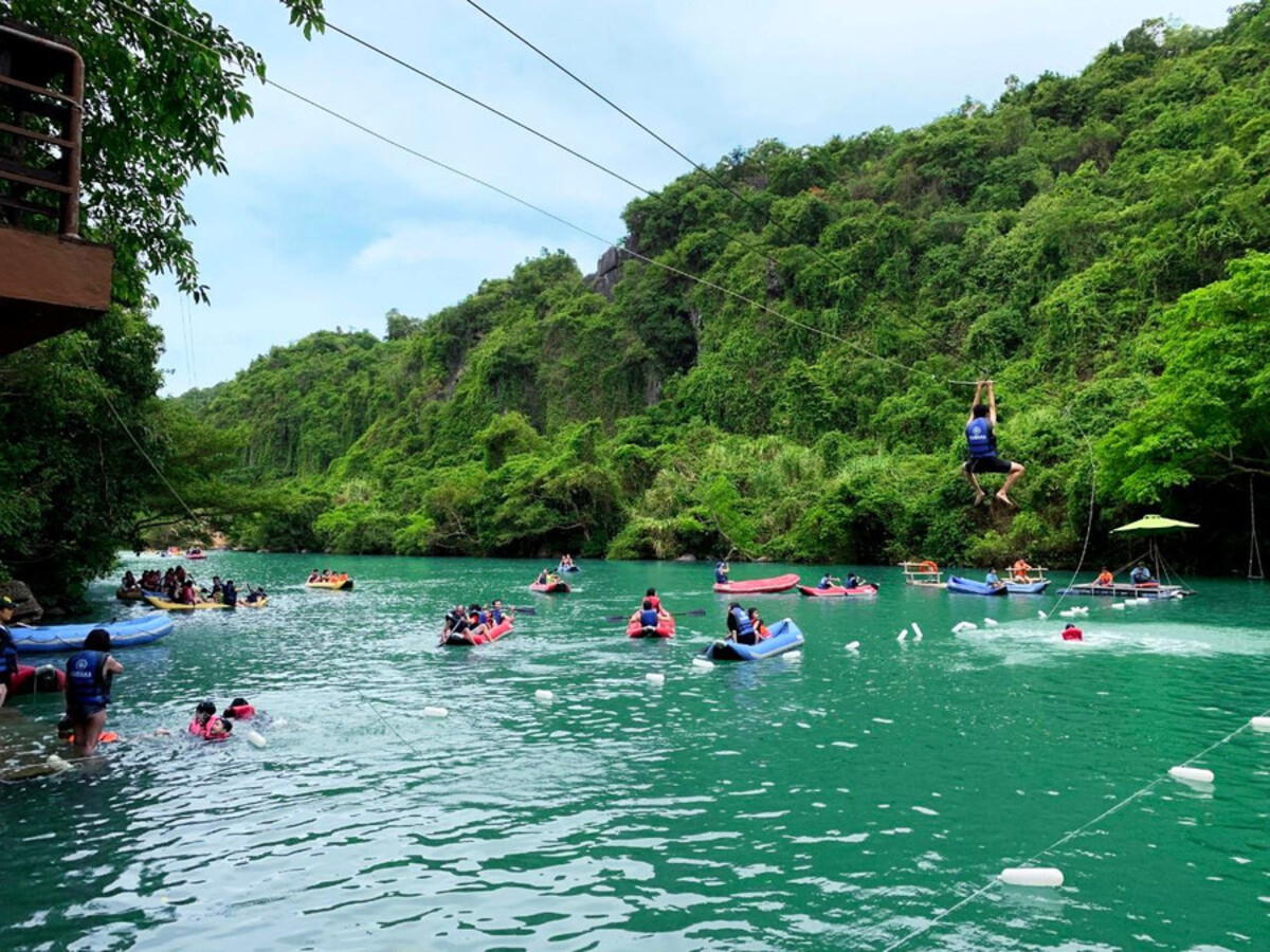 Tắm sông, chơi trò chơi dưới nước tại Sông Chày