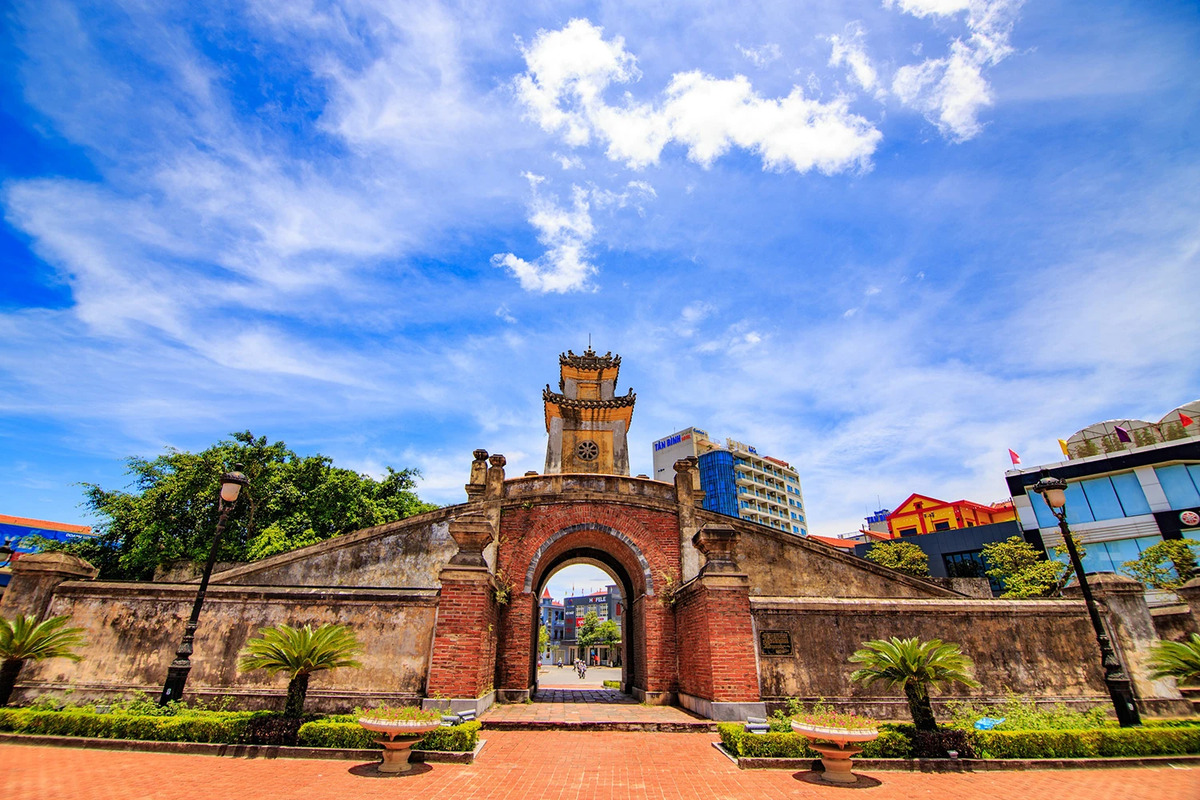 Quảng Bình Quan (Ảnh: Trang thông tin Điện tử Du lịch tỉnh Quảng Bình)