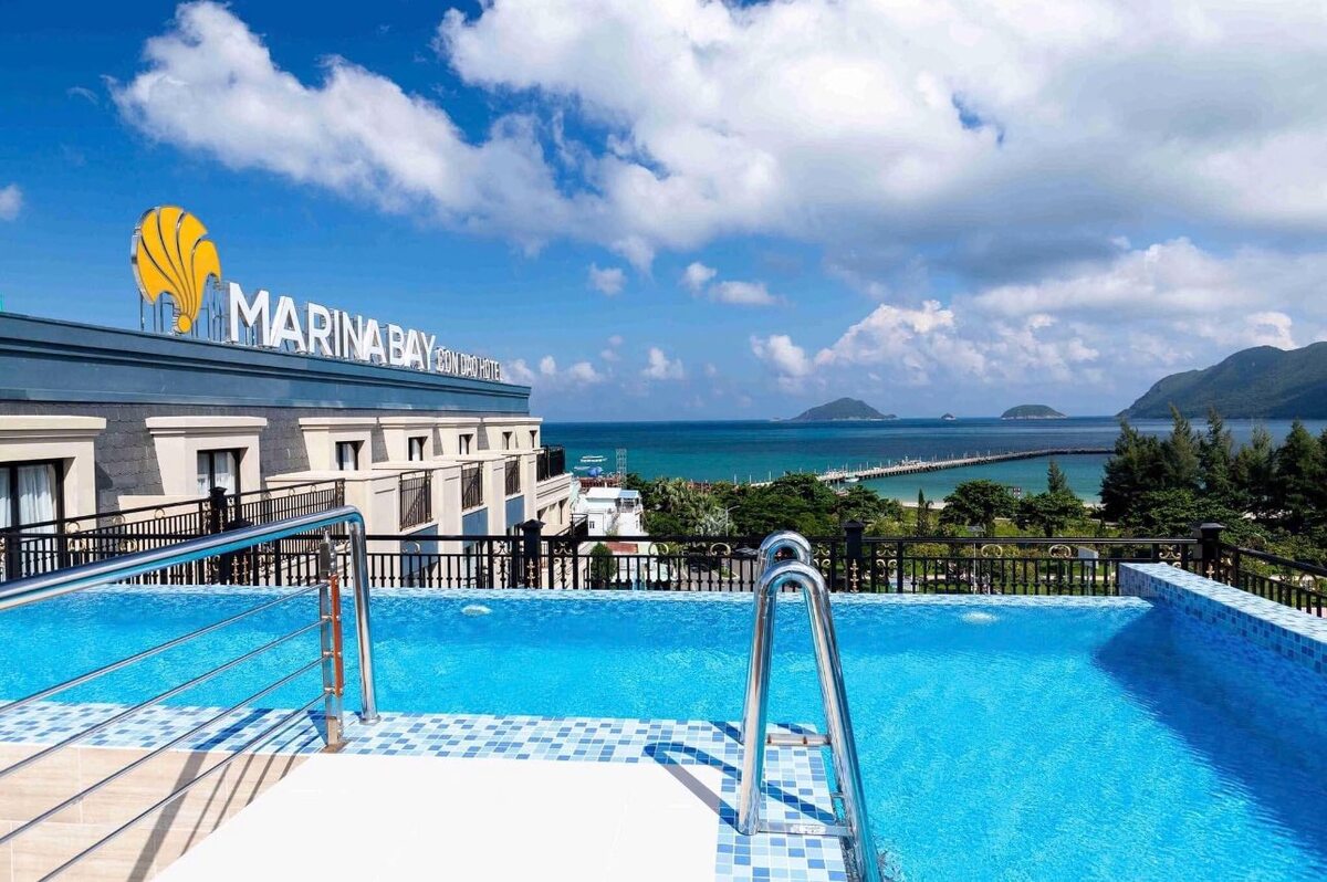 Hồ bơi view biển tại Marina Bay Con Dao Hotel (Ảnh: Marina Bay Con Dao Hotel)