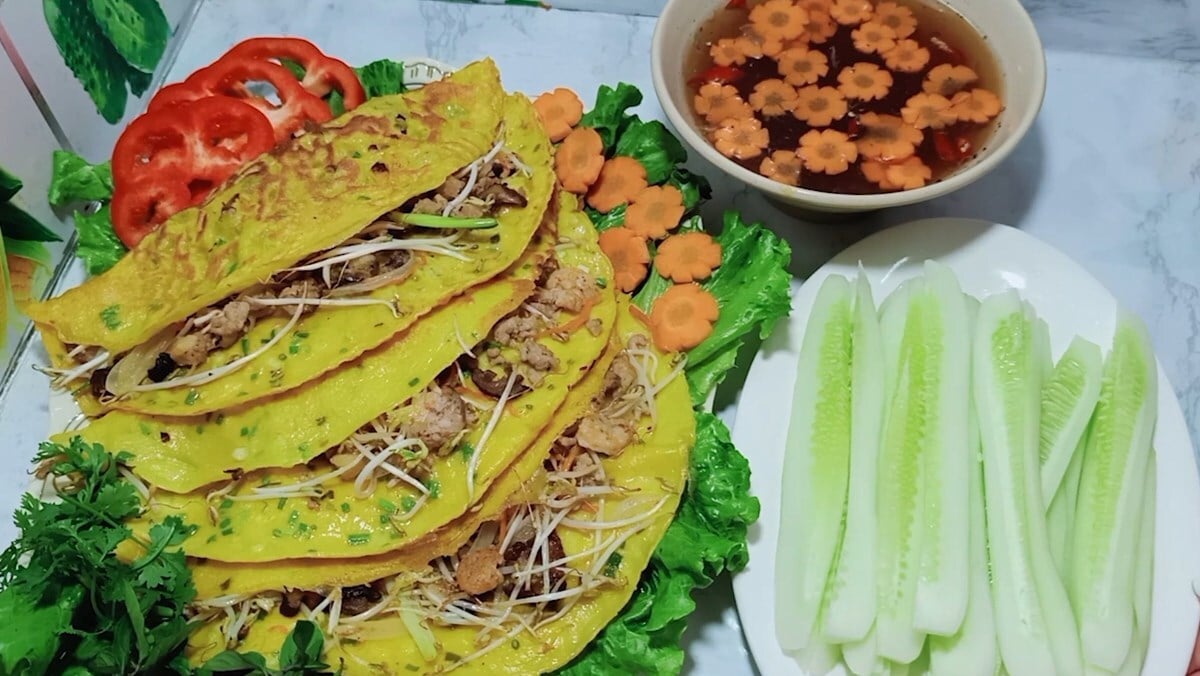 Bánh xèo được ăn kèm với nhiều loại rau xanh để cân bằng vị giác (Nguồn: Internet)
