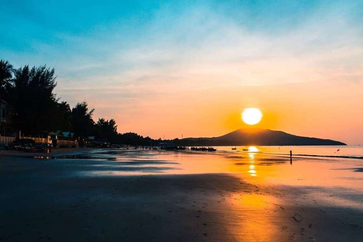 Hoàng hôn tại Hòn Rơm (Nguồn: Internet)