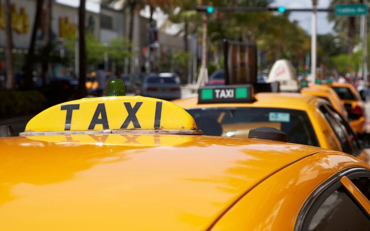 Di chuyển từ Hội An đến Cửa Đại bằng taxi (Nguồn: Internet)