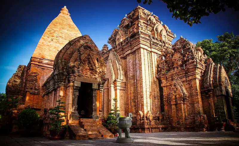 Tháp Bà Ponagar (Ảnh: Internet)