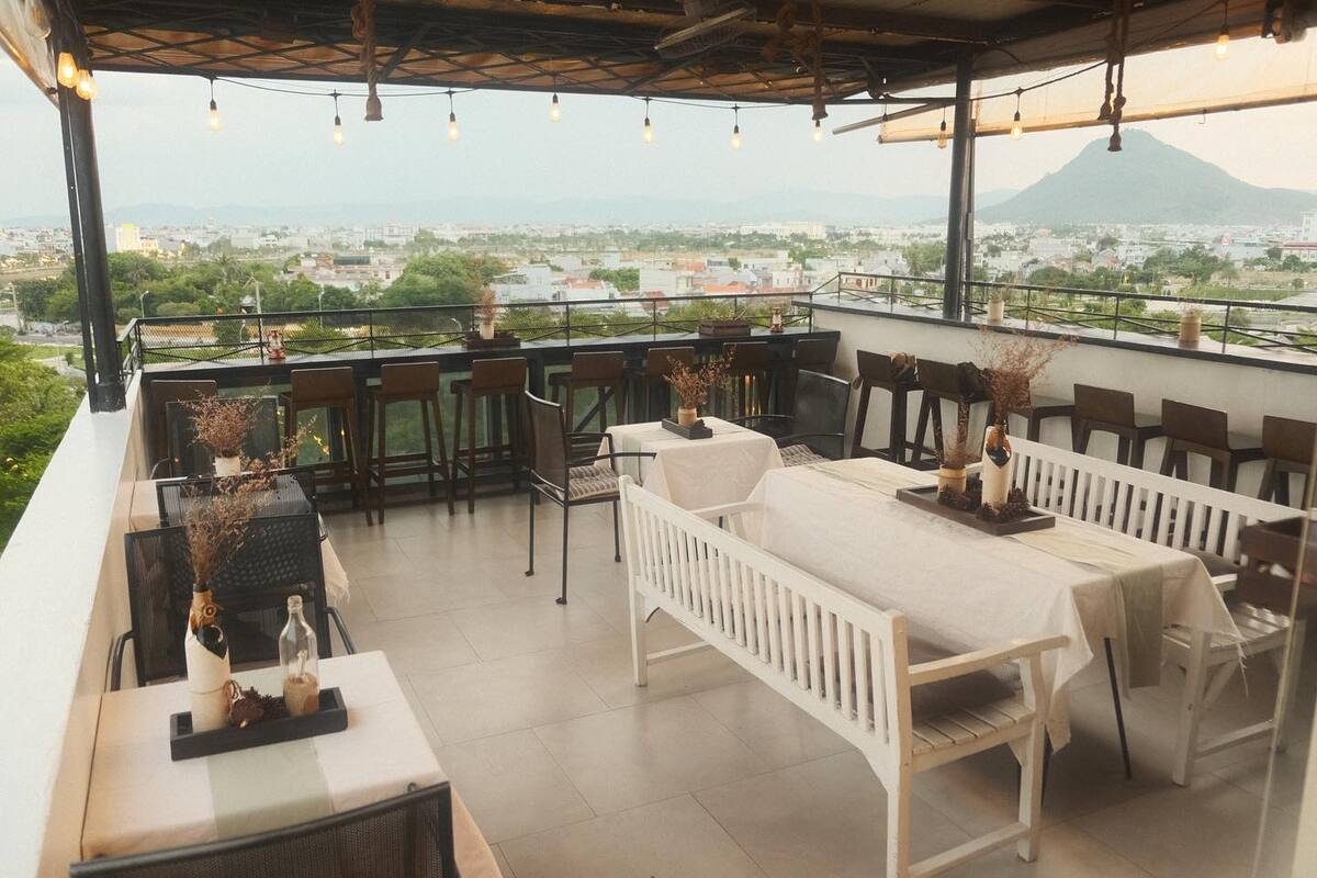 Góc nhìn thành phố Tuy Hòa từ trên cao của Coconut Rooftop (Nguồn: Internet)