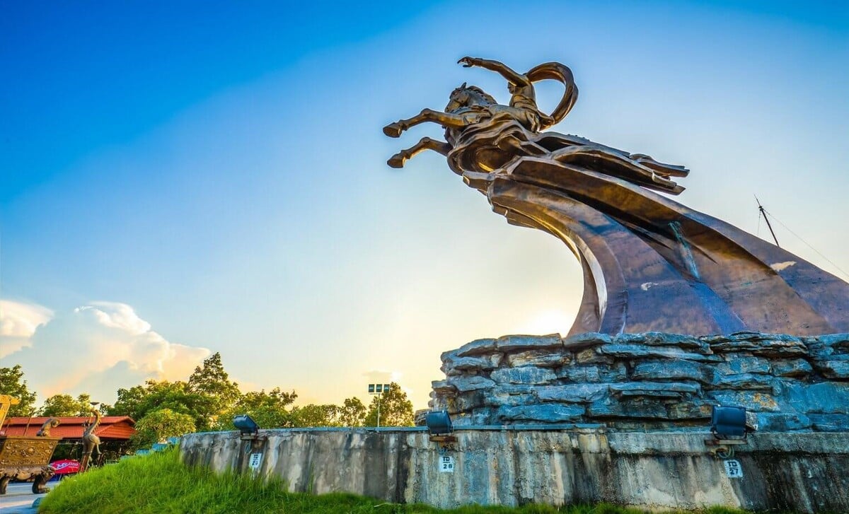 Tượng đài Thánh Gióng. (Ảnh: Internet)