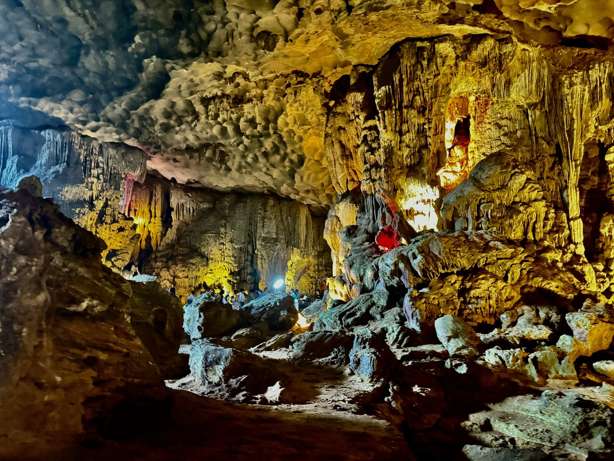 Hang Sửng Sốt. (Ảnh: Mun)