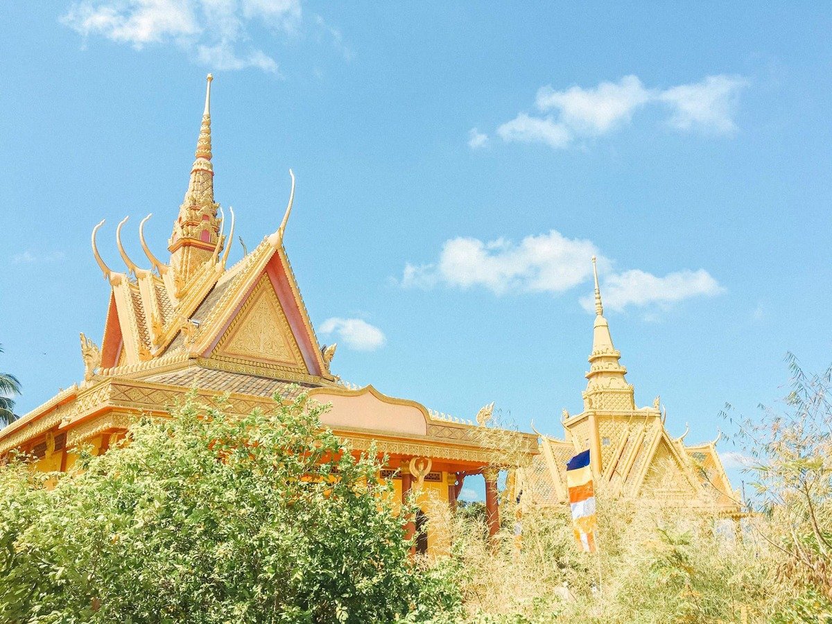 Mái chùa cong vút, mang đậm phong cách kiến trúc Khmer (Ảnh: Báo An Giang)