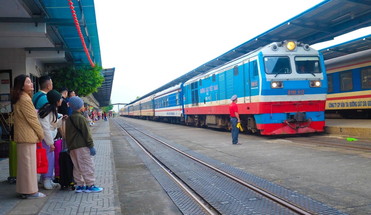 Nhà ga Quy Nhơn - Cửa ngõ du lịch đầy hoài niệm giữa thành phố biển - ảnh 1