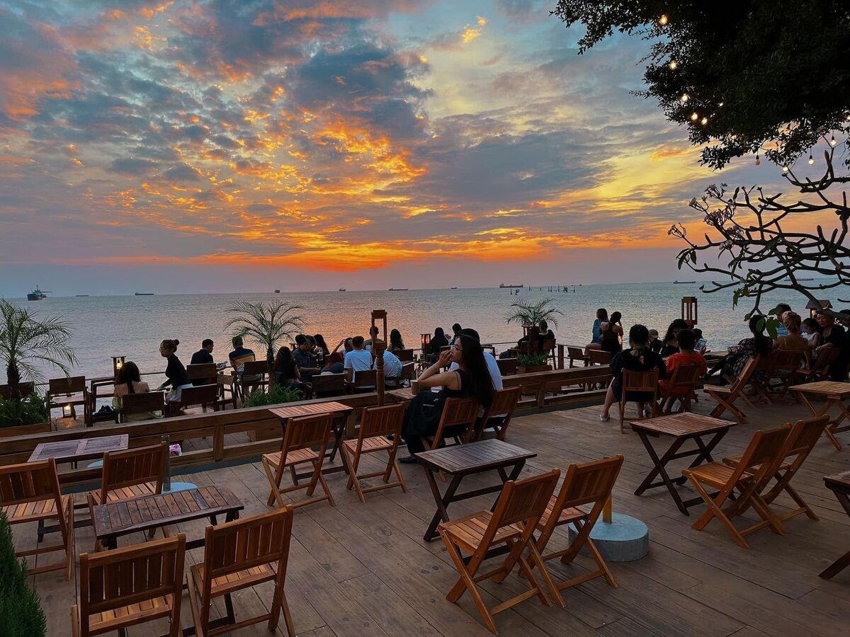 Hoàng hôn tuyệt đẹp nhìn từ NaLi Beach Vũng Tàu (Ảnh: Khánh Ngọc)