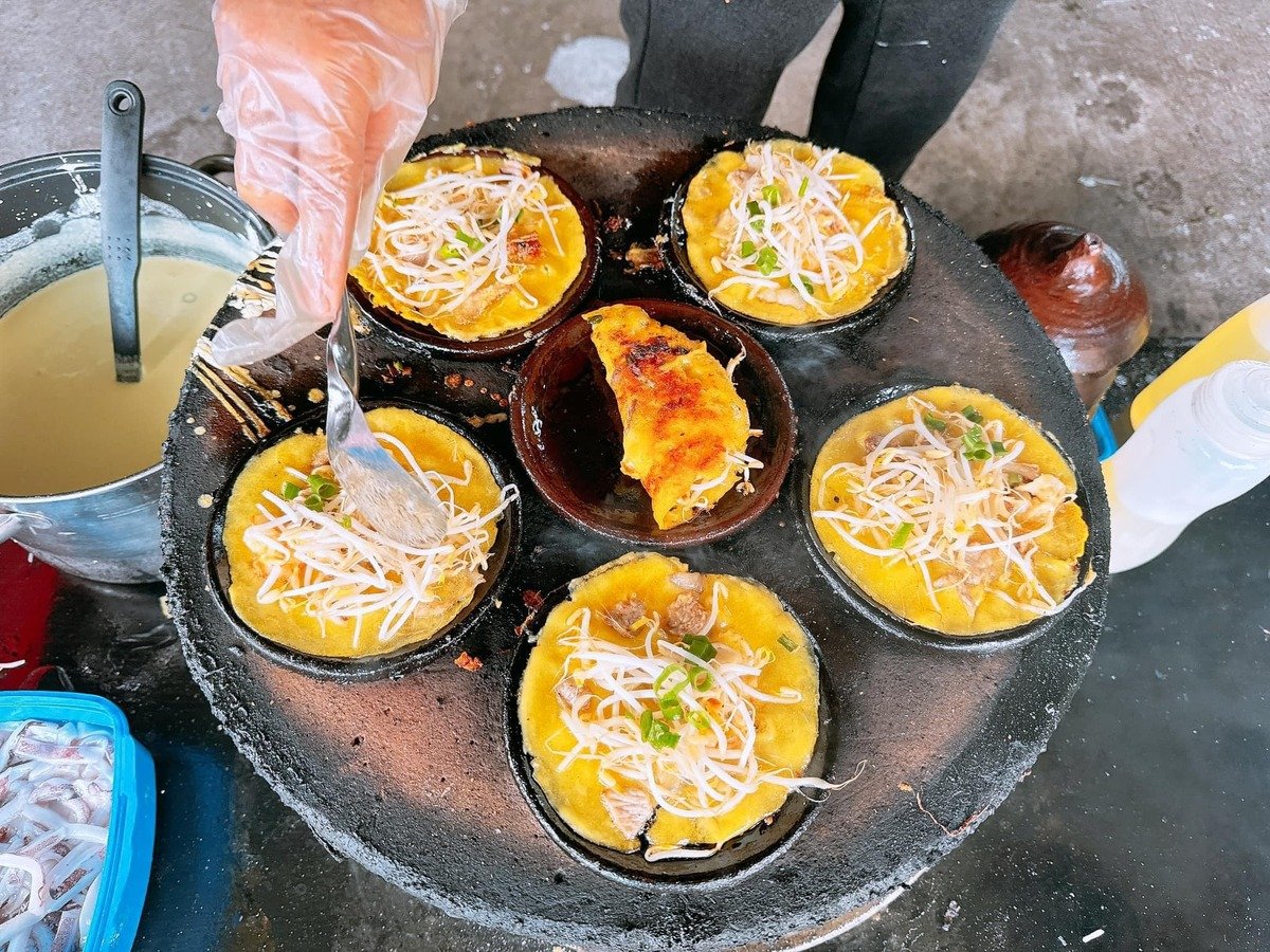 Bánh xèo vàng ươm, giòn tan (Nguồn: Internet)