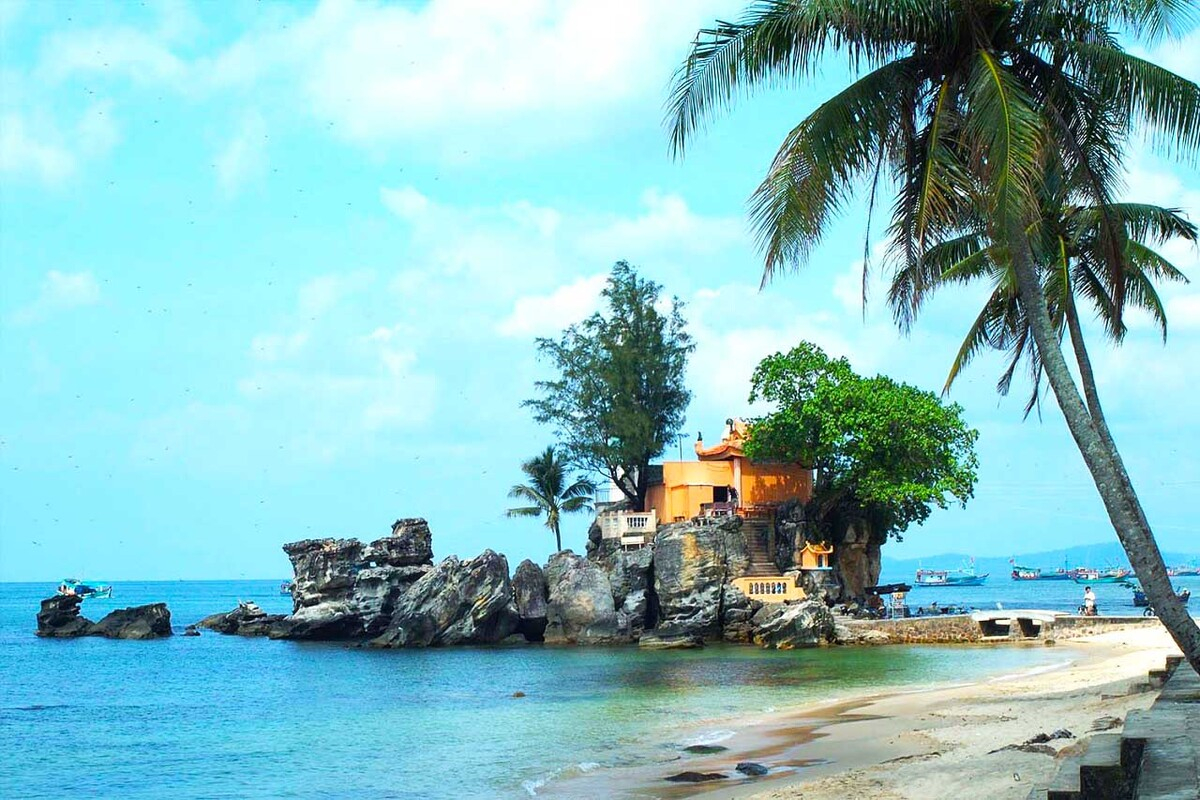 Dinh Cậu. (Ảnh: Internet)
