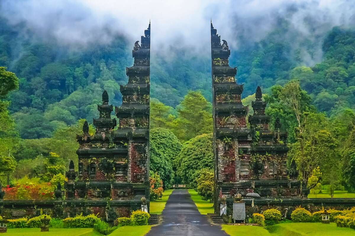 Du lịch Đông Nam Á hè 2025: Những điểm đến đẹp nhất đi tour 3-5 ngày hợp lý - ảnh 2