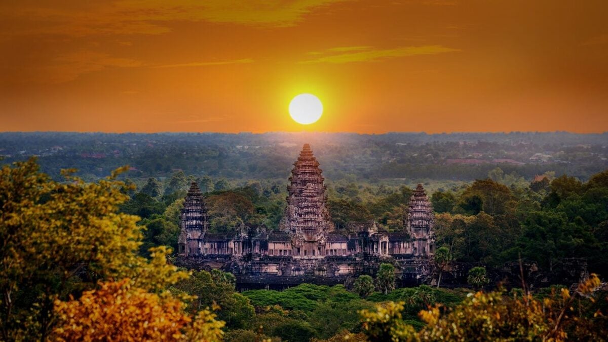 Du lịch Đông Nam Á hè 2025: Những điểm đến đẹp nhất đi tour 3-5 ngày hợp lý - ảnh 3