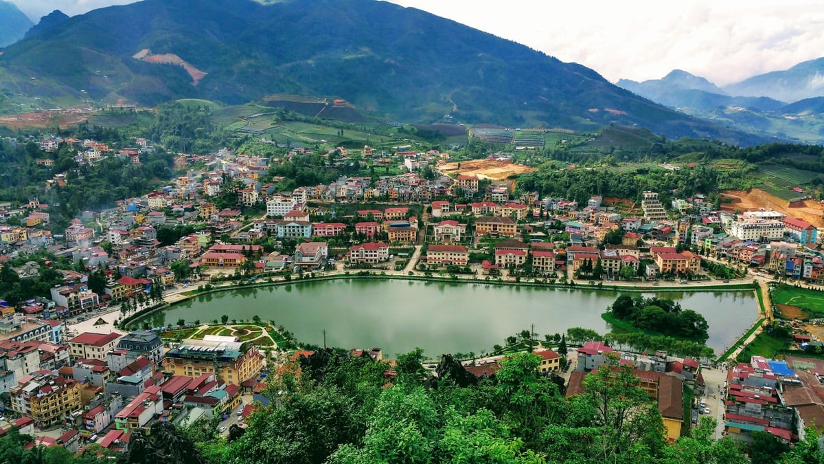 Chiêm ngưỡng Hồ Sapa -  “Trái tim của thị trấn mờ sương” - ảnh 1