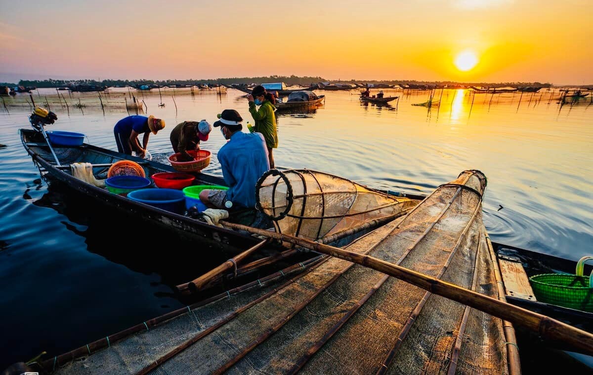 Chợ nổi Ngư Mỹ Thạnh (Ảnh: Hoài Như Lê)