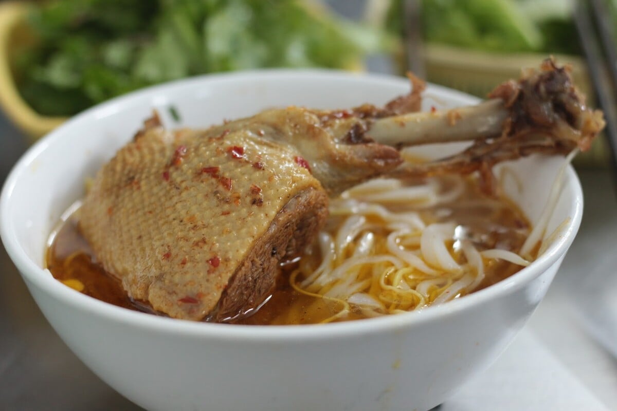 Top 6 quán mì Quảng vịt ngon chuẩn vị nhất Phan Thiết - ảnh 2