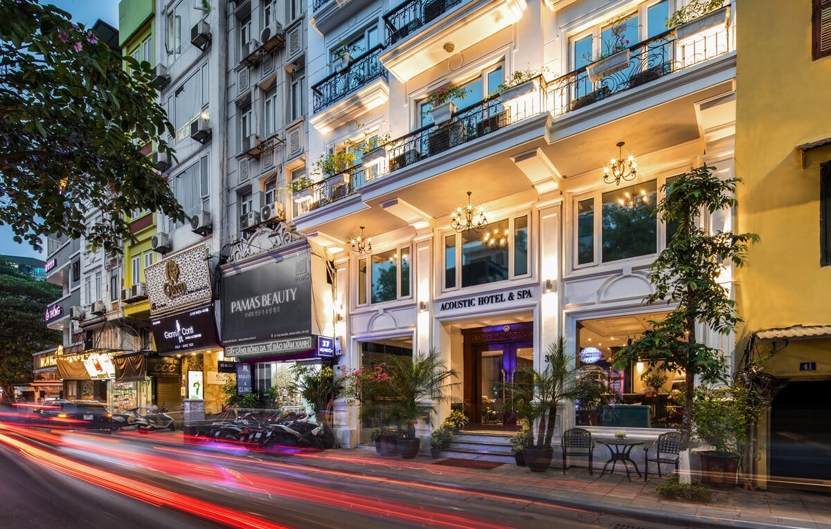 Top 5 khách sạn cao cấp Hà Nội nổi tiếng đẹp nhất cho cặp đôi du lịch hè 2025 - ảnh 4