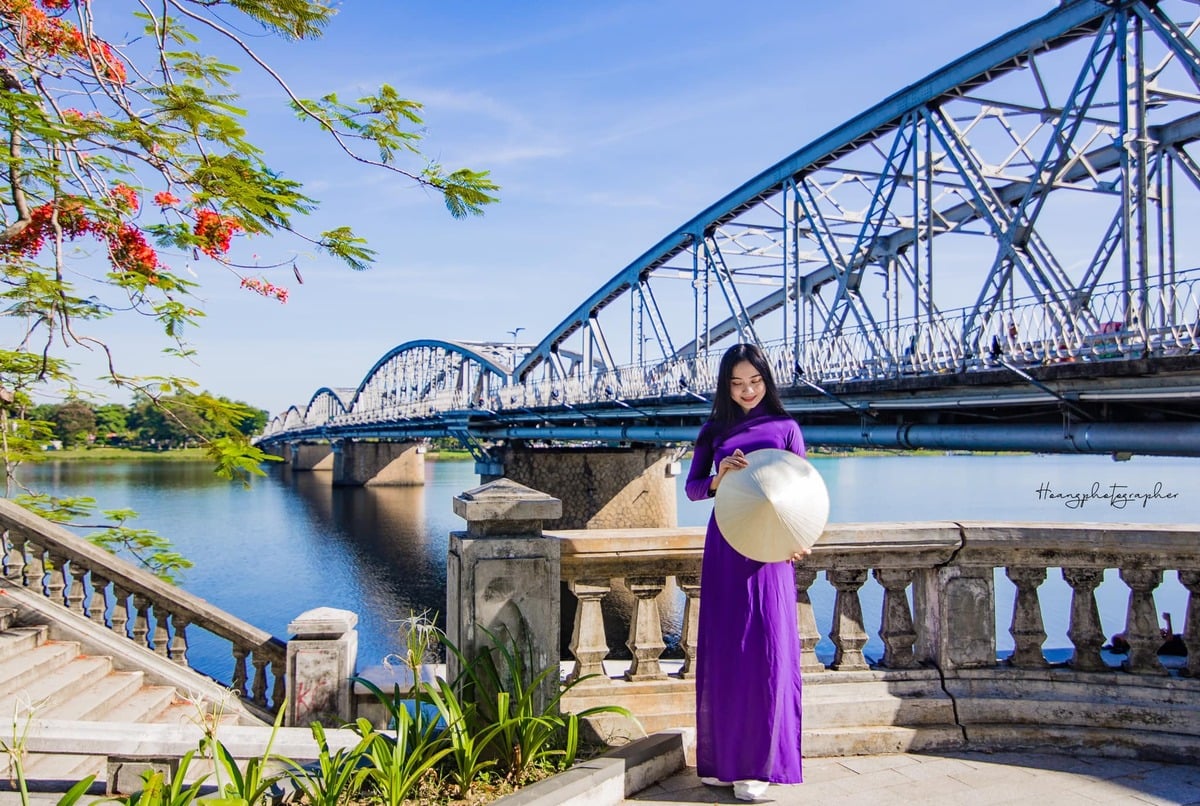 Cầu Tràng Tiền (Ảnh: Lê Đình Hoàng)