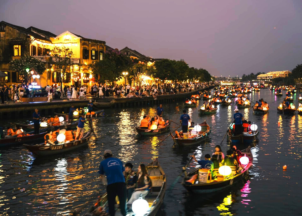 72h ở Đà Nẵng - Hội An: Từ biển xanh đến miền di sản nổi tiếng - ảnh 2