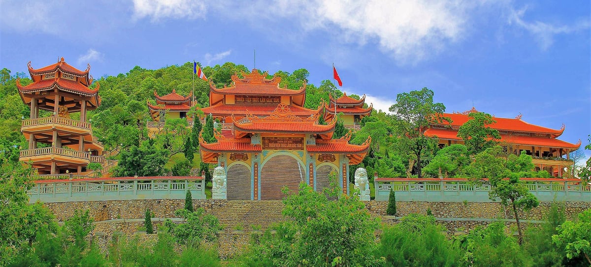 Du lịch Quảng Ninh 1 ngày nên đi đâu? Khám phá 5 địa điểm hấp dẫn nhất - ảnh 5
