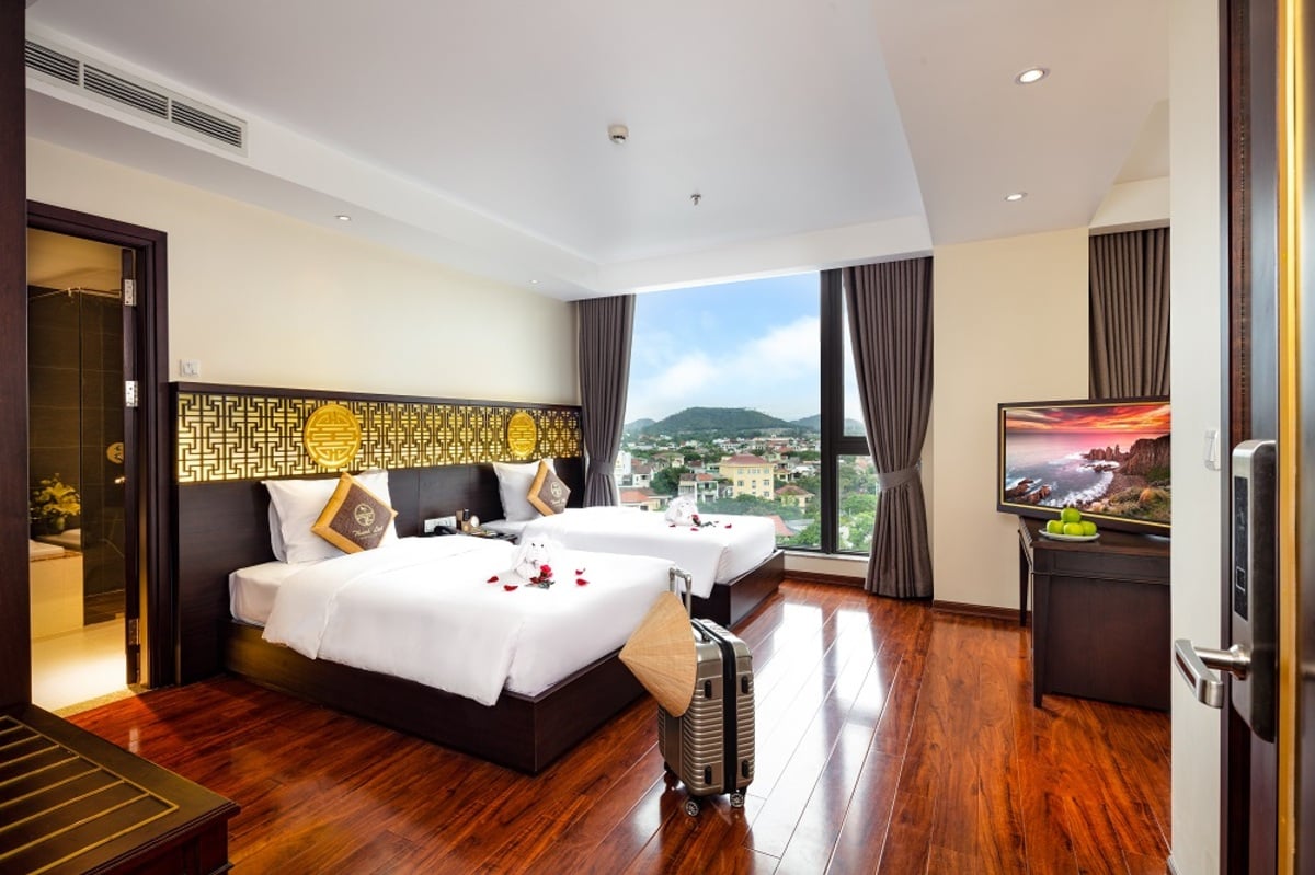 Phong cách nội thất của khách sạn lấy cảm hứng từ kiến trúc triều Nguyễn (Ảnh: Thanh Lich Royal Boutique)