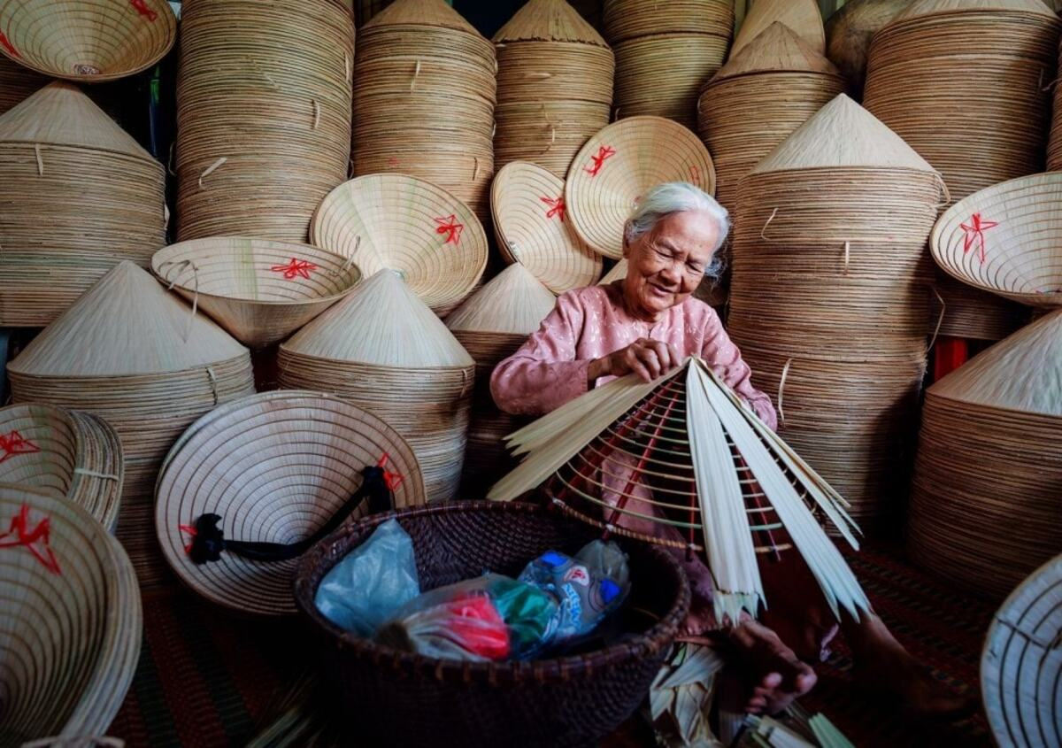 Nón bài thơ là biểu tượng đặc trưng của xứ Huế (Nguồn: Internet)