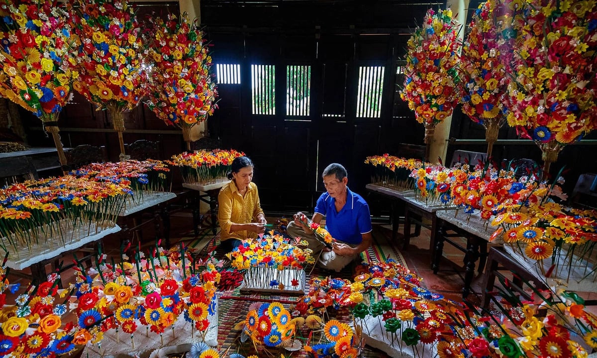 Làng hoa giấy Thanh Tiên (Ảnh: VnExpress)