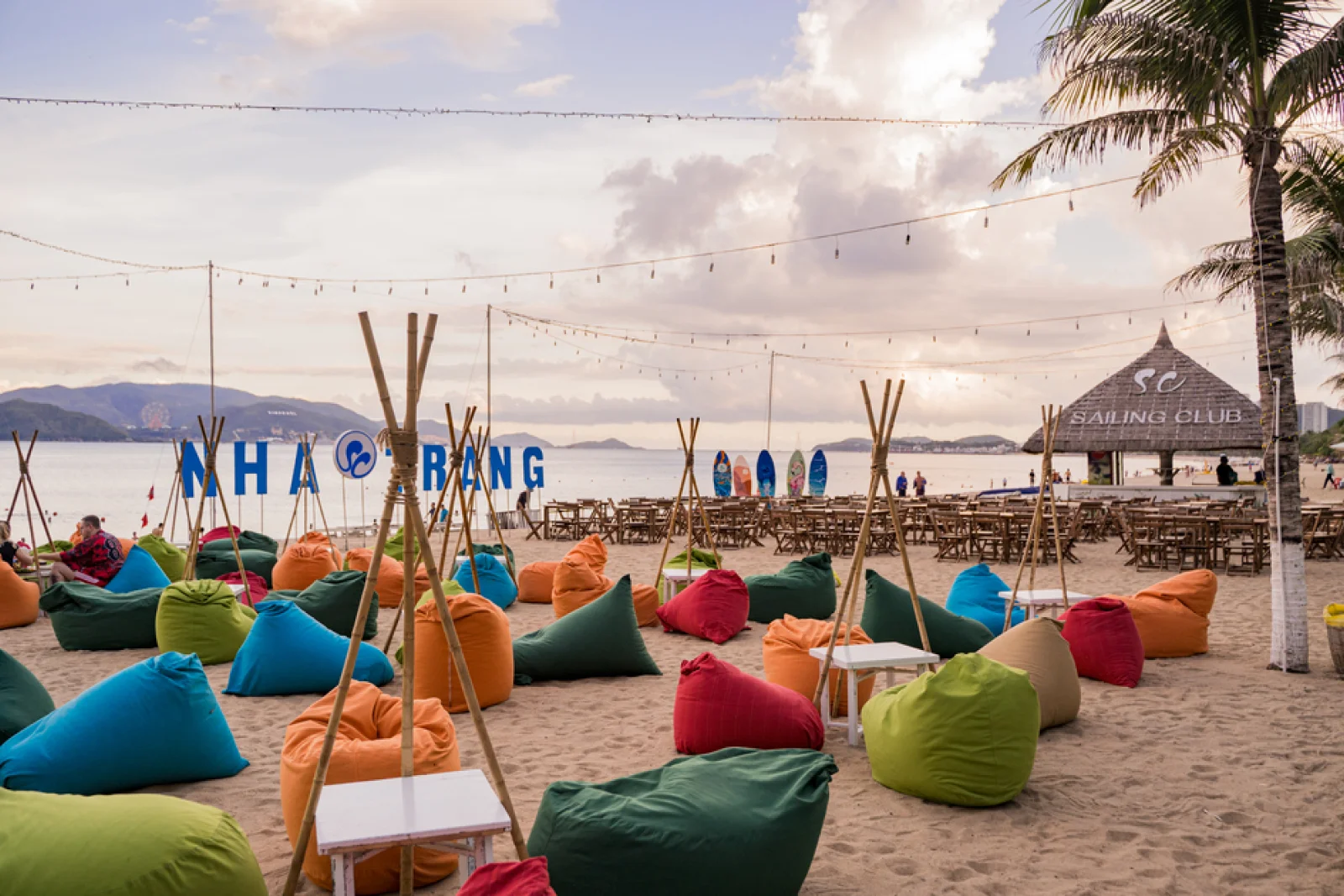 Điểm danh 7 quán cafe view biển đẹp nhất nhì Nha Trang - ảnh 2