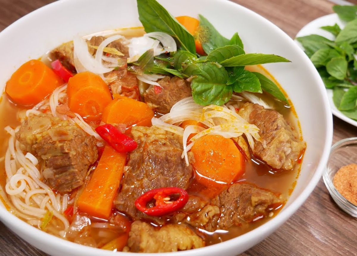 Hủ tiếu bò kho: Món ngon hấp dẫn của người Sài Gòn - ảnh 1