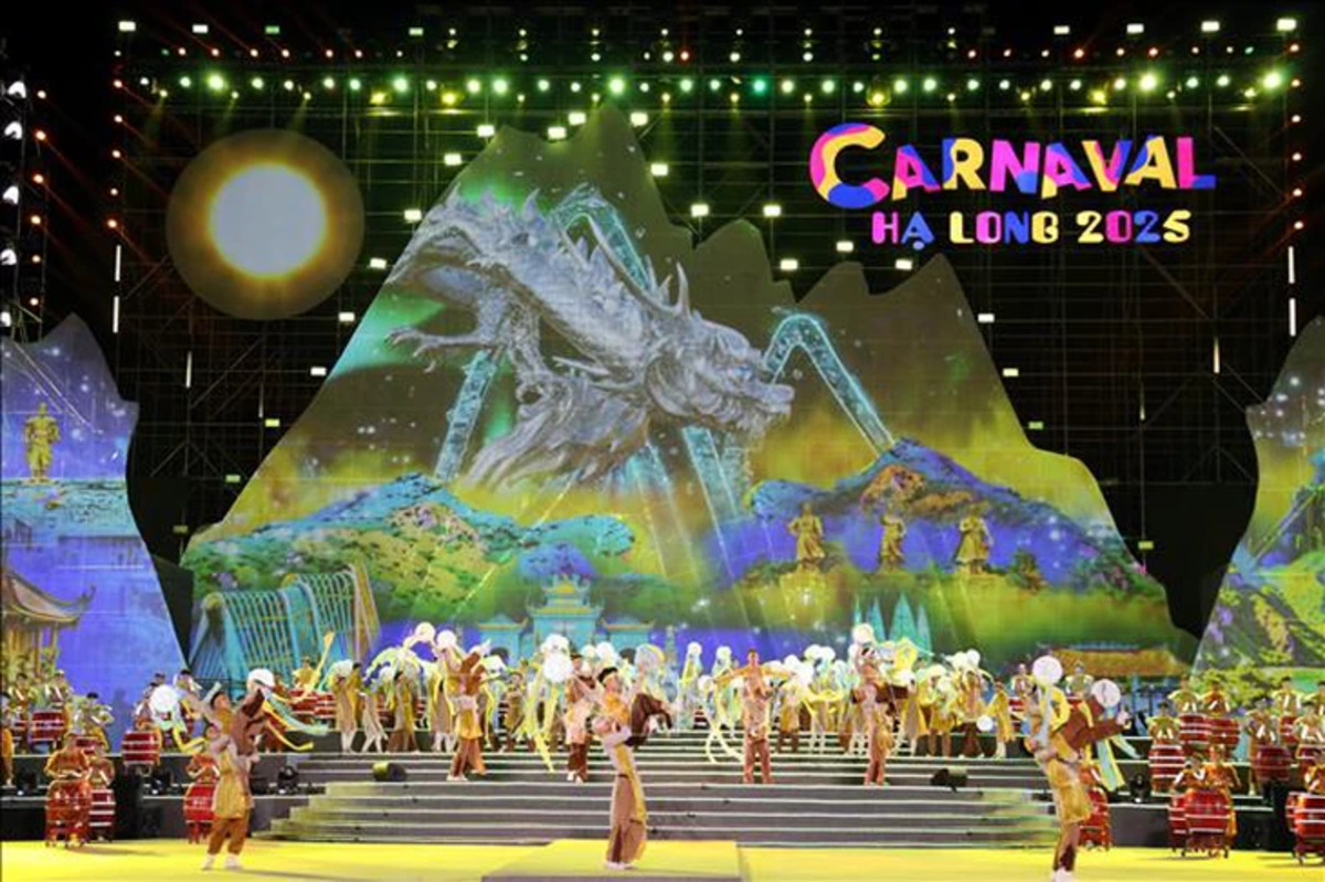 Khai mạc lễ hội Carnaval Hạ Long 2025 (Ảnh: TTXVN)