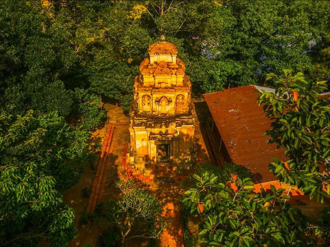Tháp cổ Bình Thạnh - Tây Ninh (Ảnh: Internet)