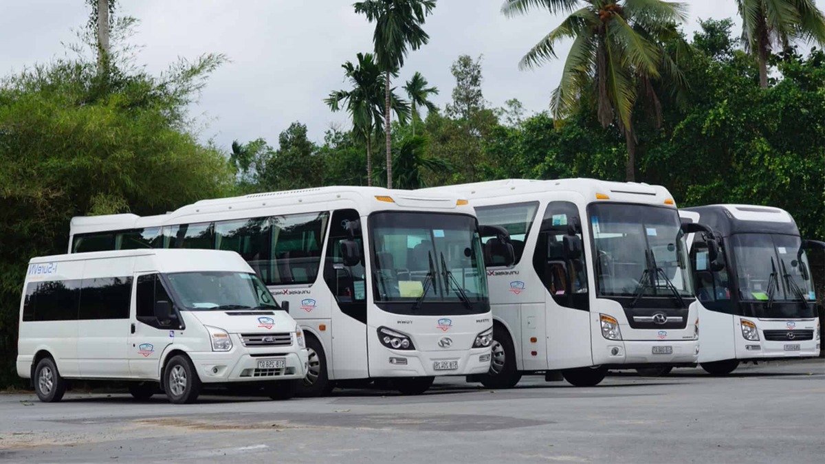 Việc thuê xe du lịch riêng từ Đồng Hới đi thành Cổ Quảng Trị là giải pháp linh hoạt và tiện lợi (Nguồn: Internet)