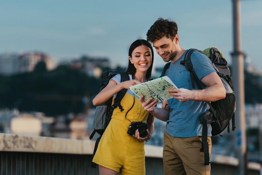 Đề phòng taxi và người lạ (Ảnh: Internet)