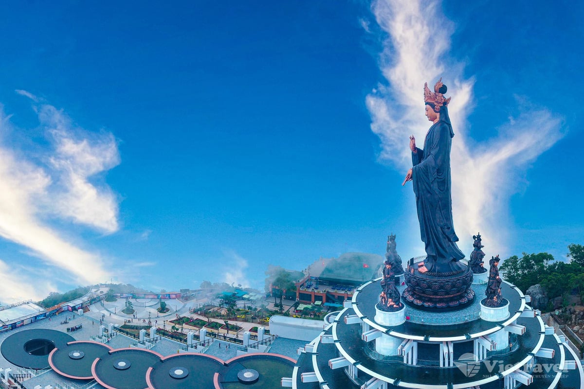 Tượng Phật Bà Tây Bồ Đà Sơn (Nguồn: Internet)