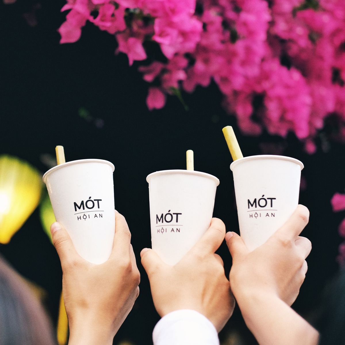Nước Mót là một loại trà thảo mộc được pha chế từ các nguyên liệu tự nhiên (Ảnh: Mót Hội An - Nước thảo mộc sả chanh)