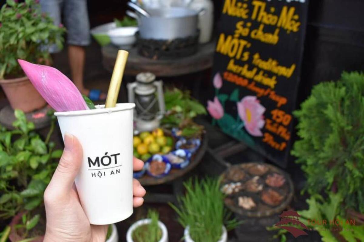Một ly trà Mót có giá chỉ 12.000 VNĐ (Nguồn: Internet)