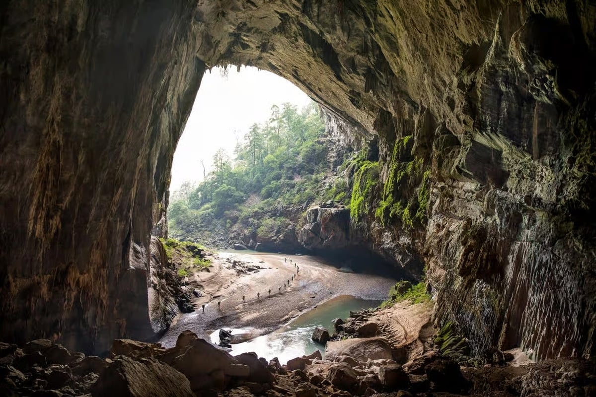 Cửa hang Én (Ảnh: Oxalis Adventure)