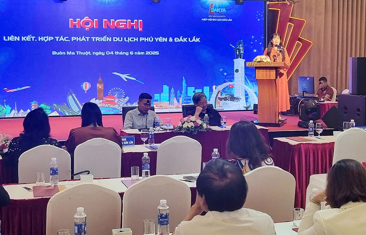 Hiệp hội du lịch 2 tỉnh Đắk Lắk - Phú Yên cùng bàn bạc kế hoạch liên kết, hợp tác phát triển du lịch (Ảnh: VOV)
