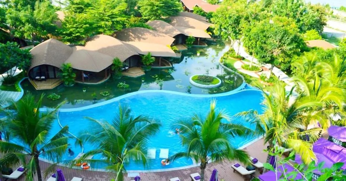 Hồ bơi rộng lớn của Cồn Khương Resort (Nguồn: Internet)
