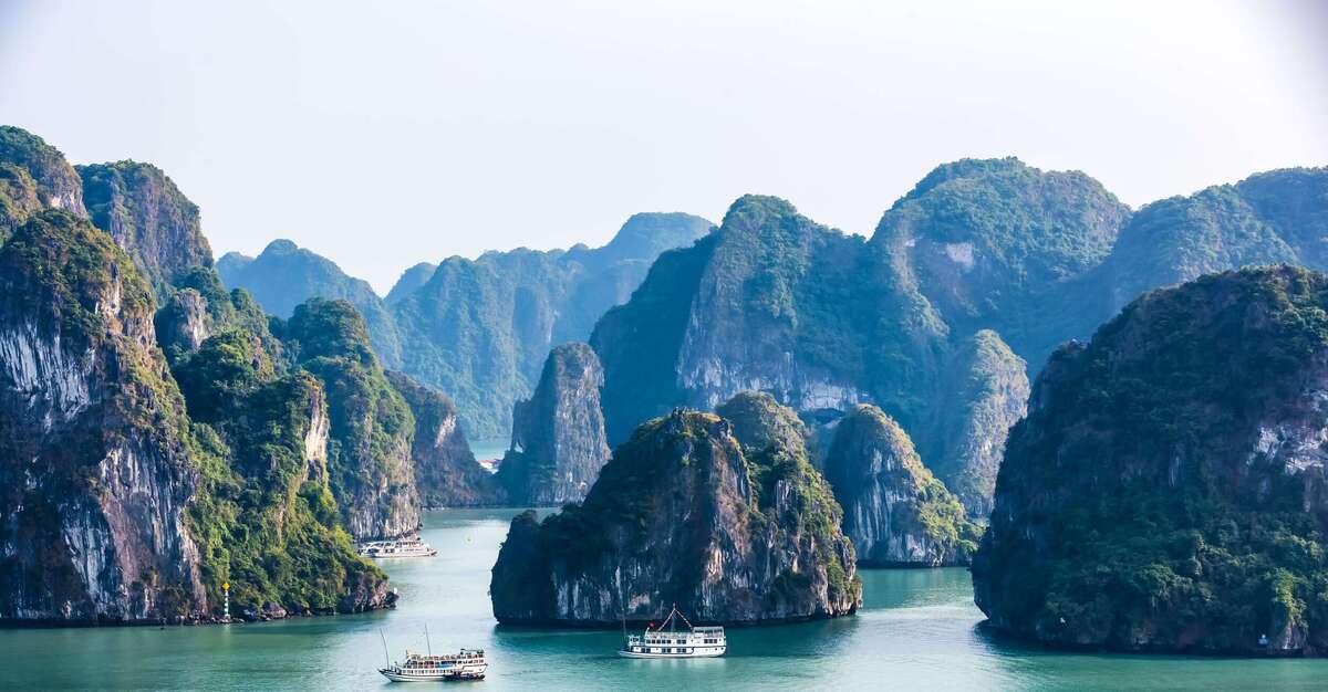 Top 5 địa điểm đẹp nhất vịnh Hạ Long hè 2025 - ảnh 1