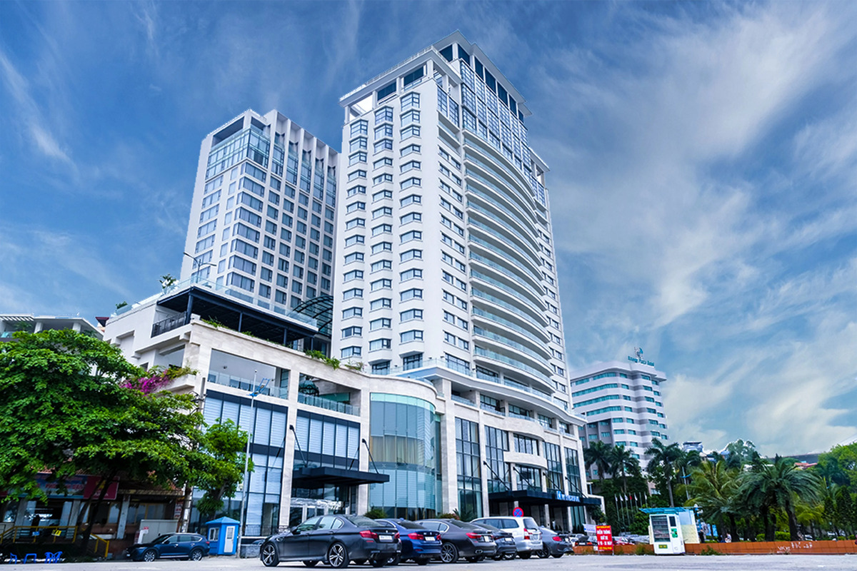 Lưu ngay top 5 resort, khách sạn nghỉ dưỡng đẹp nhất Hạ Long cho hè 2025 - ảnh 3