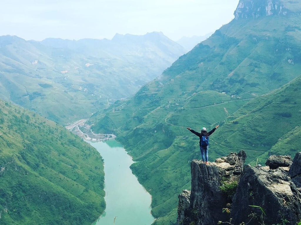 View nhìn xuống sông Nho Quế. (Ảnh: Internet)