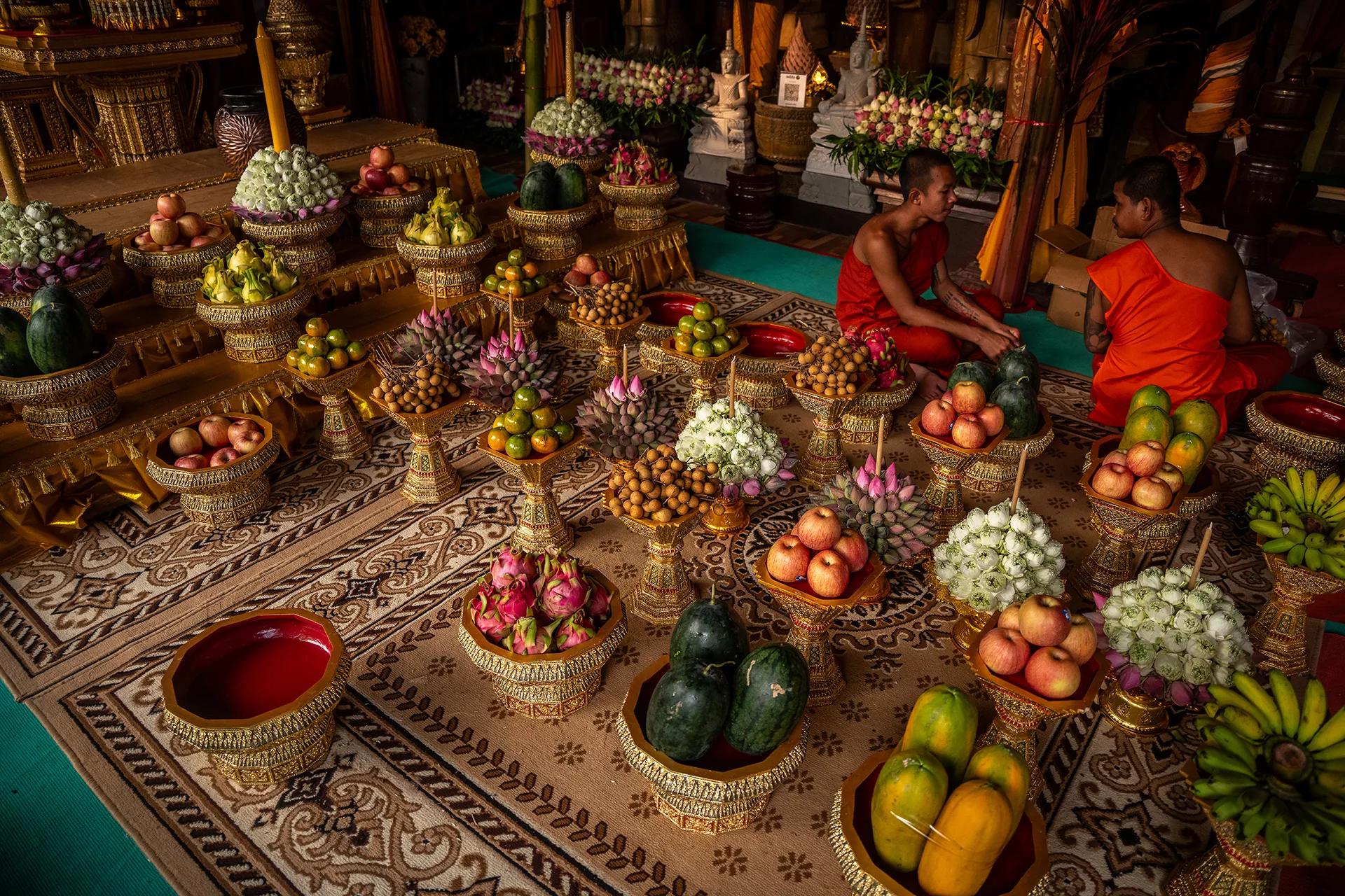 Tác phẩm “Buddhist Offerings” (Ảnh: Ryan Kost)