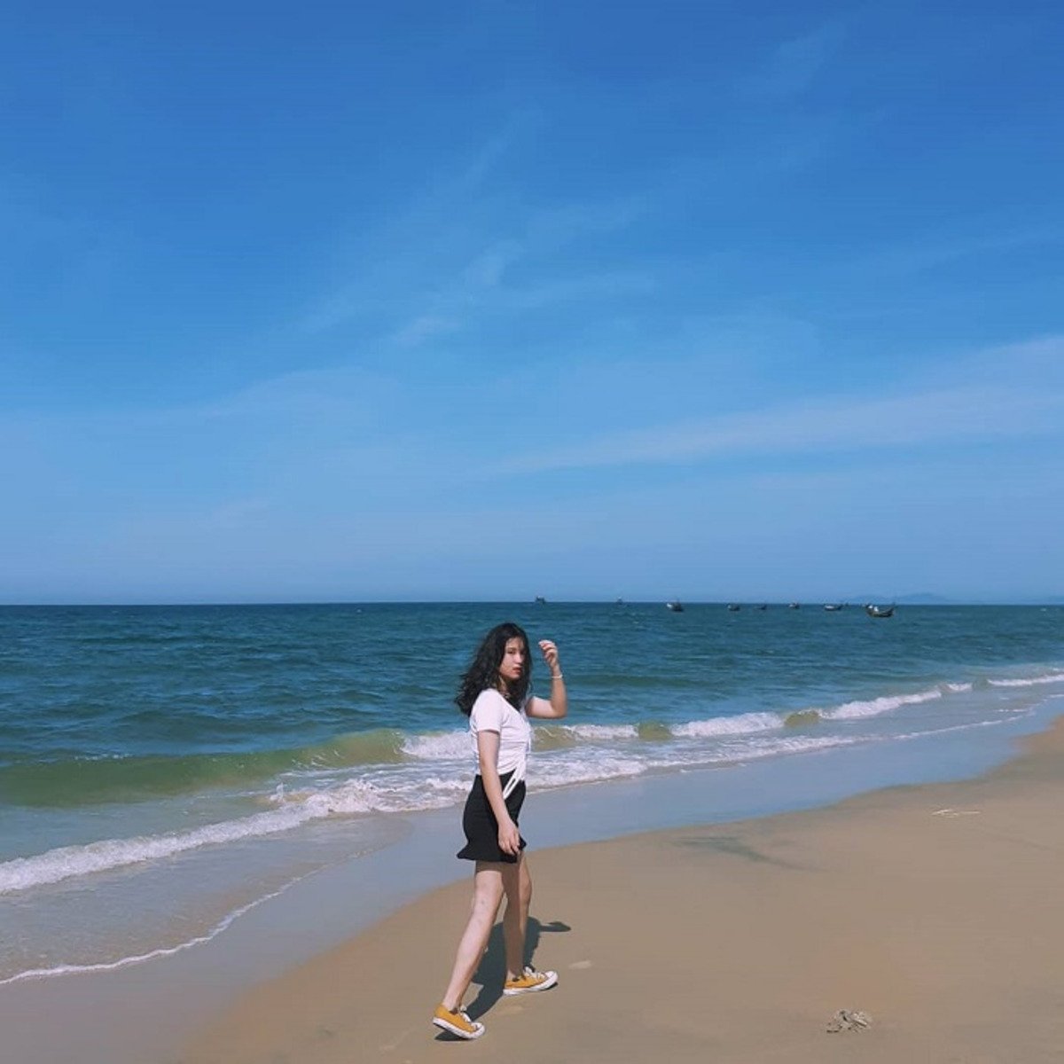 Check-in biển Vinh Thanh (Ảnh: Instagram/@diemhuong13_)