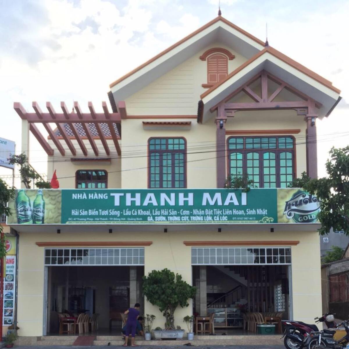 Đây là quán ăn có view sông, diện tích rộng rãi (Ảnh: Nhà hàng Thanh Mai)