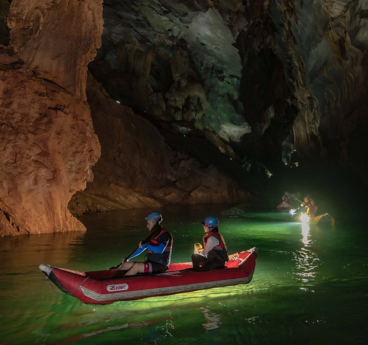 Tốc độ di chuyển và thời gian chờ thuyền ảnh hưởng đến thời gian tham quan động Phong Nha (Nguồn: Internet)