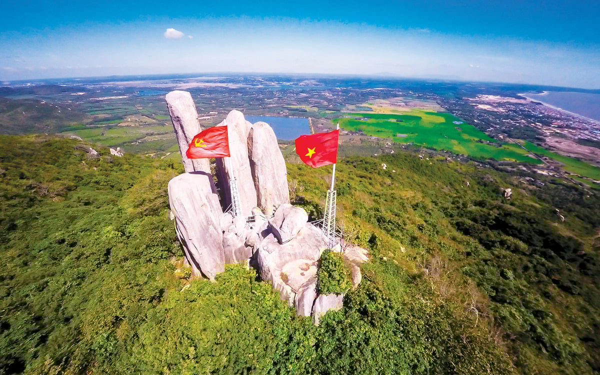 Núi Minh Đạm (Ảnh: Cổng thông tin điện tử Đảng bộ tỉnh Bà Rịa - Vũng Tàu)