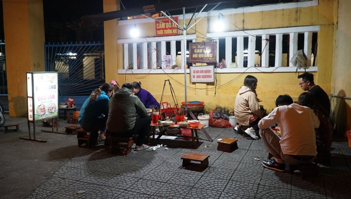 Gánh mì Quảng, cao lầu Dì Hát (Nguồn: Internet)