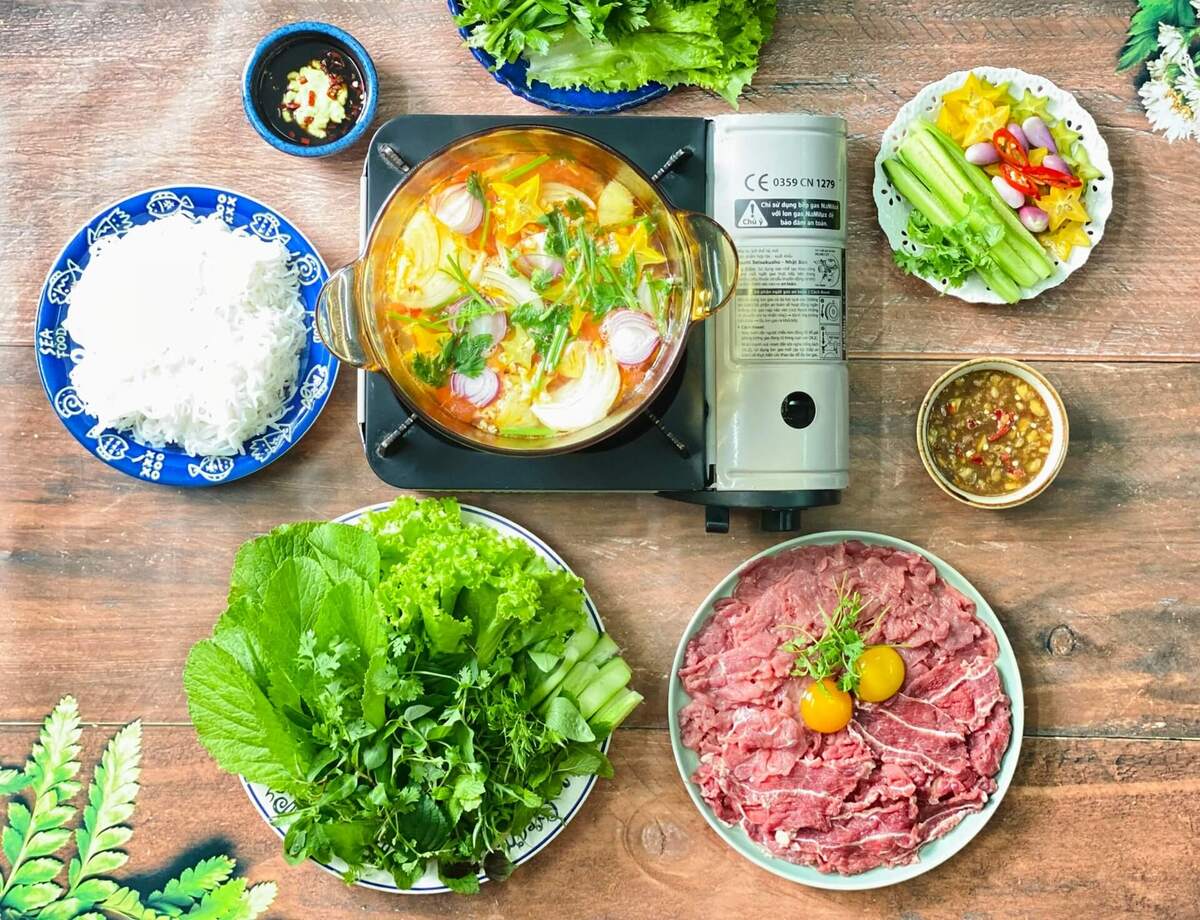 Thịt bò tươi mềm được nhúng cùng lẩu (Nguồn: Internet)
